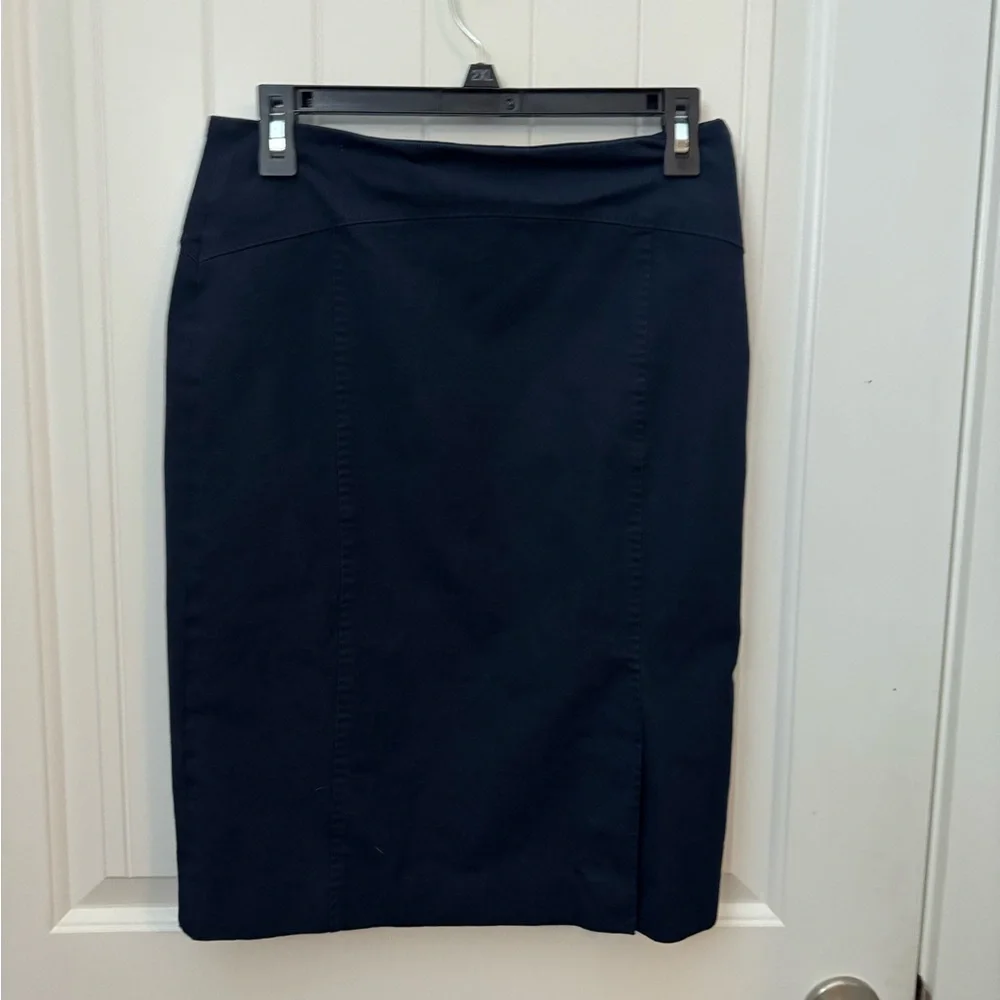 Banana Republic Dark Blue Pencil Skirt women’s size 2 - D
